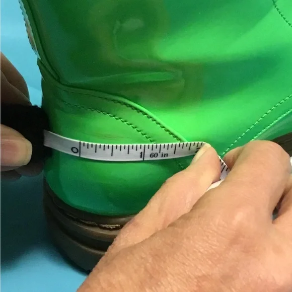 Size 6.5 green boots. Rarely worn. Slightly above ankle. Fun fashion! - Picture 7 of 8